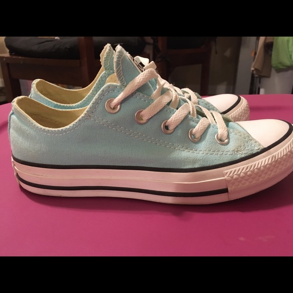 Teal converse size 4 men’s size 6 women’s runs big - Picture 2 of 4